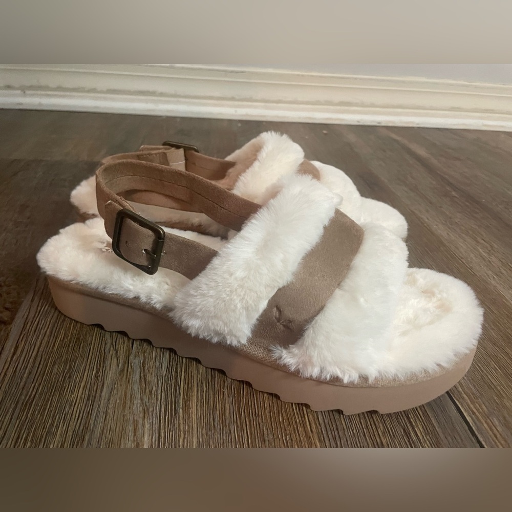 UGG Koolaburra Slides Sandals Women’s US 9 Adjustable Fuzz’d Out Comfort Buckle - Picture 3 of 13